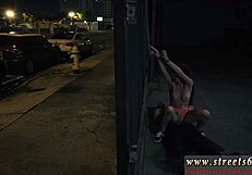 Sono legata nella vasca, i ragazzi passano dalla bambola carina