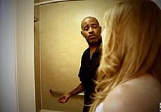 शावर में बड़ा काला लंड चूसने की टीजर