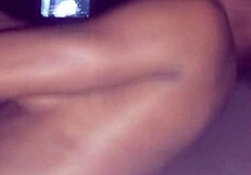 Eu vejo pequena ebony 18+ montando pau preto grande