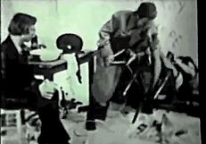 Milf matura in bondage retrò si fa scopare con la figa pelosa legata