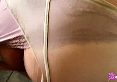 Ei, Tslucylux, levando surra no banheiro pelo amigo?