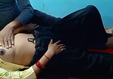 लड़की को कमरे में बुलाया और उसके बेड पर लिटाया