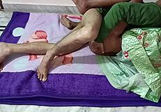 भारतीय जवान ब्रुनेट लड़की की बेडरूम सेक्स कहानी