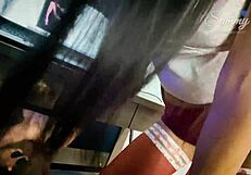 לטינית חובבנית מנסה אנאל בפעם הראשונה, עם קרימפיי ופעולה מתחת לפה