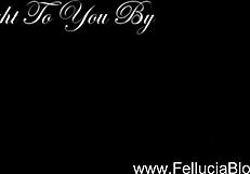 Pekná dievča dáva zaujímavý blowjob kuracníkovi