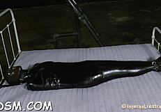 ¿La puta amordazada está lista para castigo brutal?