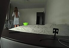 زوجة تتناك من صديق العائلة بينما الزوج في العمل بفيديو روسي حقيقي