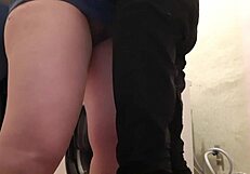 Vicina Lesbica Scopa Bocca in Cucina Mentre il Ragazzo è Via