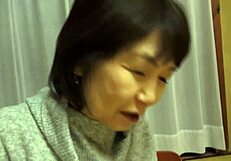 Une MILF japonaise crève d'envie de bite en levrette - Partie 2
