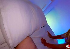 เรื่องส่วนตัวของแม่เลี้ยงใจดี ปล่อยให้ลูกเลี้ยงเงี่ยนเย็ดบนเตียง