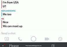 Chica joven disfruta de un chat de sexo online con buen rollo