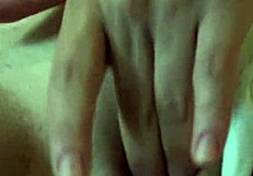 Harley Quinn v reálnom živote ukazuje mäkkú tesnú pičku pri masturbácii až k orgazmu