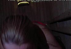 Slutty tränare Cherry Kiss knullar klient i gym-sauna POV