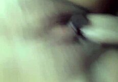 또 다른 내부 사정이 내 라티나 와이프의 면도한 보지를 채우는 집 클립