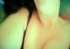 女学生翘课拍她的第一部自制色情片