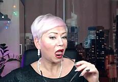 Non ci credo, mia moglie è la mia succhiacazzi fedele, la mia troia che adora il mio cazzo ogni giorno