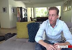 لا أصدق... هل هكذا تُهين زوج أمك؟ أنا مصدوم بسلوكك.