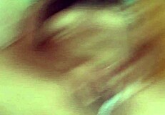 Мачеха демонстрирует большую латиноамериканскую жопу во время отдыха, приводя к взаимной мастурбации