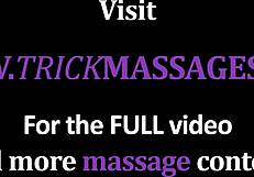 我偷窥丰满的金发按摩师先吸客户鸡巴再乳交