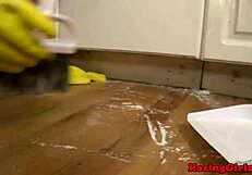 طلاب جامعيون يلعقون شرج وكس بقوة الآن!