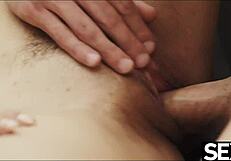 Widziałeś kiedyś jak stunning laska gra w ostre numery z facetem?