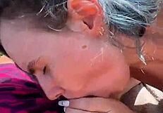 Настоящий публичный секс на переполненном пляже