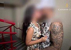 السيدة تقول: أريد نيكك الآن، بعد لقاء في المصعد، يؤدي إلى شفط في الغرفة ونيك.