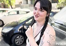 Morena espanhola de peitos grandes engole a porra do namorado