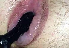 Martello la mia fica da uomo gonfia con questo giocattolo