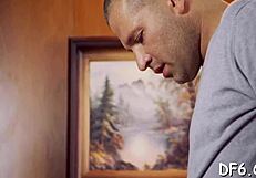 หัวใจเต้นแรงดูประสบการณ์แก๊งแบงครั้งแรกของเธอ