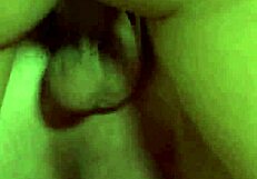 なんでこの巨乳レディボーイはこんなにハードに突くんだ？