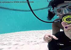 Brita Piskova，想看我在泳池里水下自慰吗？