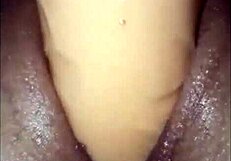 MILF își dildo pizda tare și ejaculează pentru iubitul ei