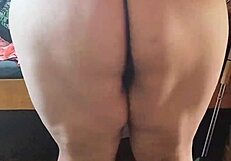 Blonde tiener 18+ milf geeft deepthroat voor doggystyle met rommelige creampie