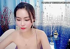 可爱亚洲学生在线秀性感曲线