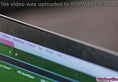 Ibu tiri Dee Williams mahu aksi dubur melebar