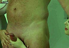 Nemůžu uvěřit, jak tyhle CFNM tenis femdom drkají chlapovi na kokot ve divoké skupinové akci!