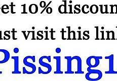 Писсающие лесбиянки наслаждаются странным уличным золотым дождём