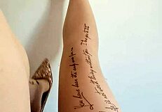 جمال صيني يغري بالجوارب مع فتيش القدمين