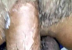 मेरी एबोनी गर्लफ्रेंड की वेट स्लिट मुझे डॉर्म में रूममेट नियरबाय होते हुए वाइल्ड करती है