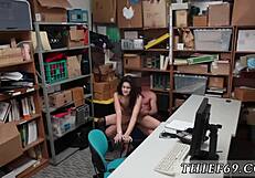 Dręcząca policjantka bierze anal po raz pierwszy, podejrzany wyszedł z hukiem