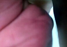 Iso musta kyrpä bull nussii mua kovaa takaapäin ja laukeaa syvälle sisään!