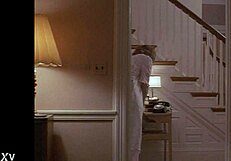 Ikoniczna scena Yvette Croskeys na kanapie w filmie Stealing Home