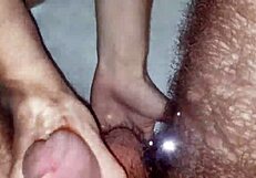 Подводный массаж хуя с огромным кончем POV