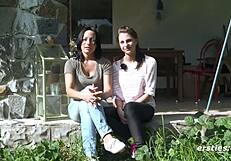 ซาร่าและเมียไปช้อปปิ้งแบบเอ็กซิบิชั่นนิสต์ จูบและโชว์นมใหญ่ธรรมชาติ