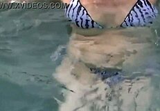 Me Encanta Provocar en la Playa con mi Bikini a los 58