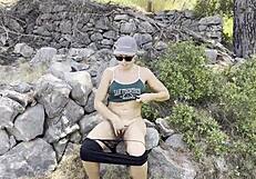 ميلف شابة تثور شهوتها في رحلة، فمها مليء بالقذف بعد تحليل مؤخرتها بزب كبير