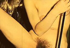 禁忌家庭秘密展开性感继母复古风格