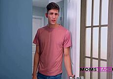 Üvey anne, sen işe yaramazsın, şimdi benden bu gerçek siki al