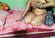 섹스 퀸이 노예를 강렬한 전희와 날것 액션으로 지배. 파트1 펼쳐져!